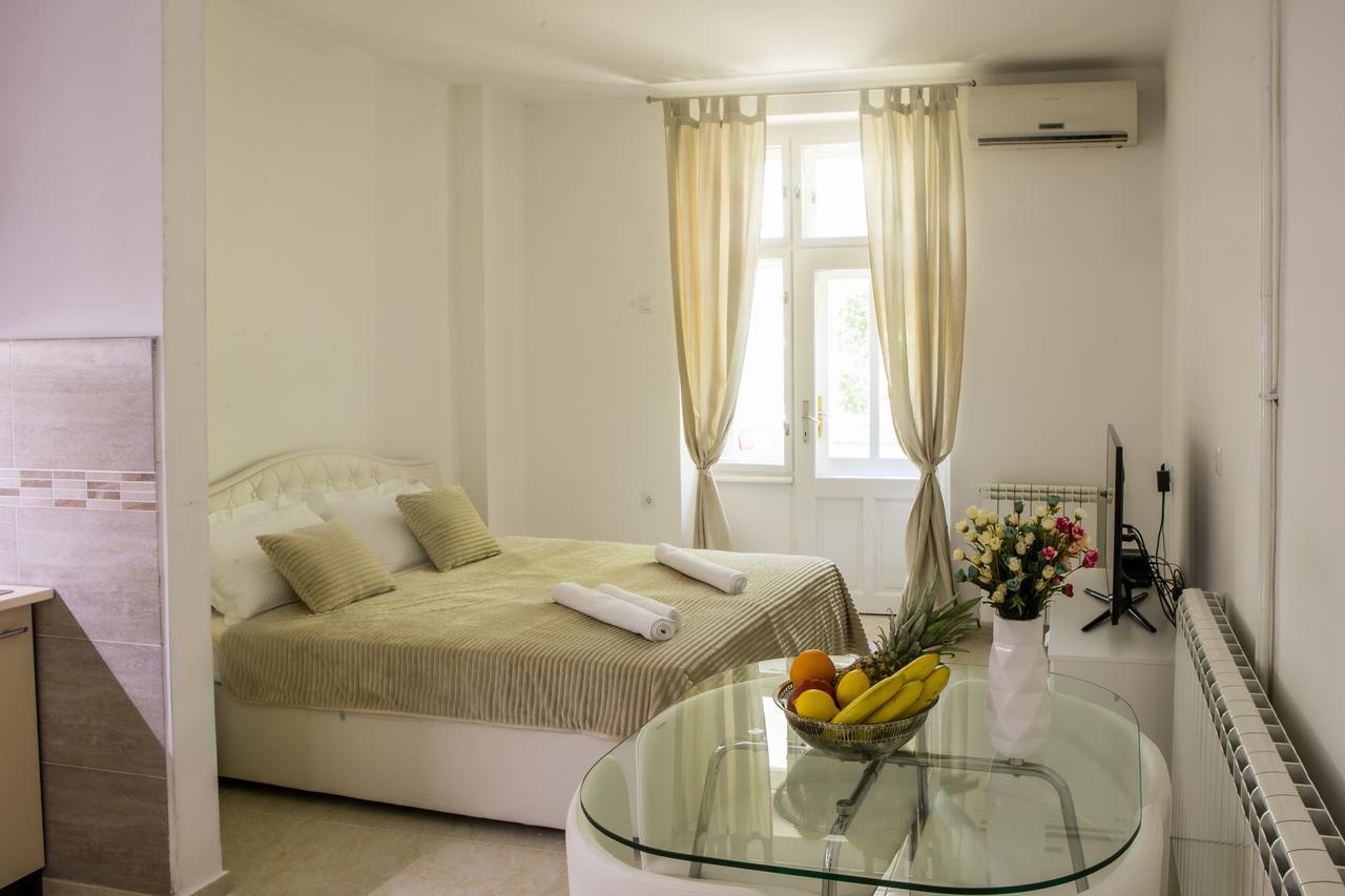 Natalie'S Apartment Beograd Bagian luar foto